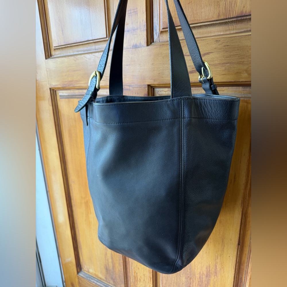 Authentic 🖤Coach🖤 XL SoHo Duffle Tote -Beautiful Costa Rican Black Leather